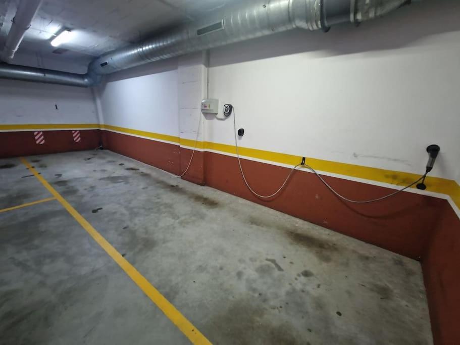 Bouzas. Garaje Con Cargador V.e. Apartamento